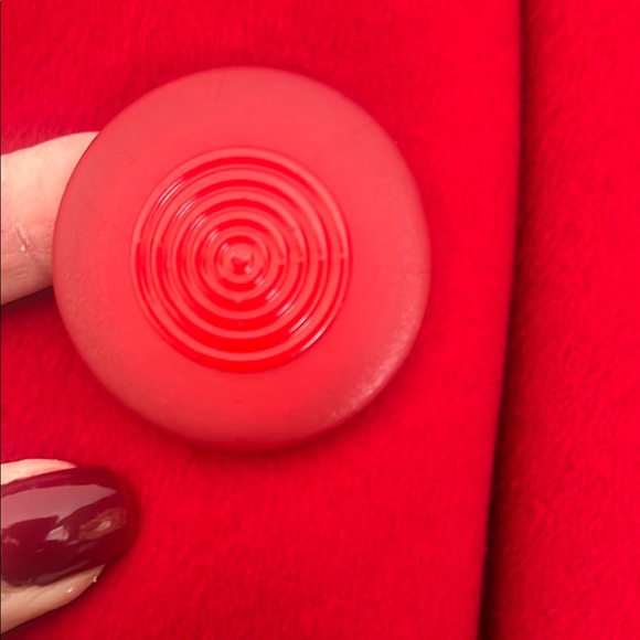 Vintage Red Wool Coat with mink fur collar. Like new condition. Beautiful lines - Picture 6 of 9